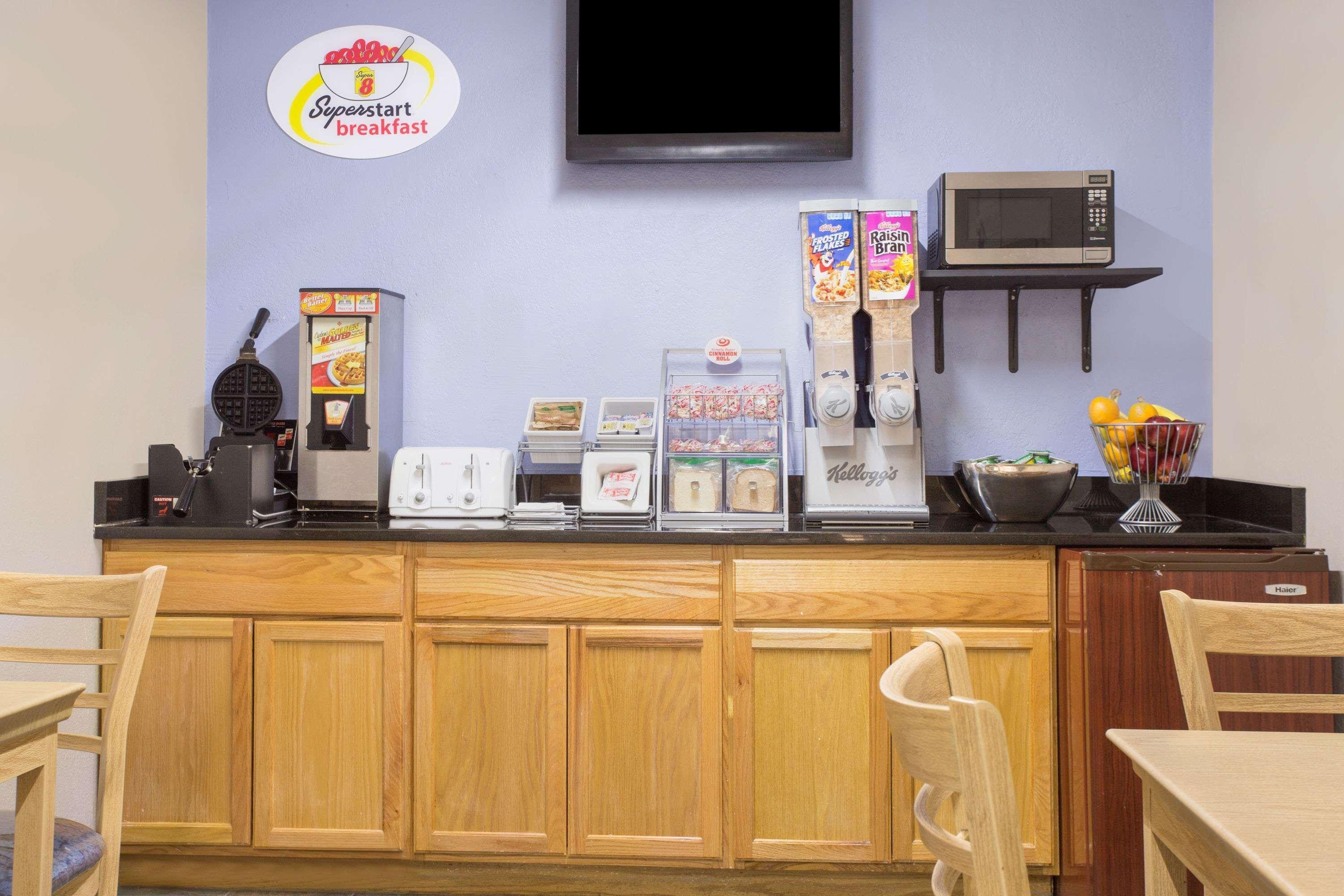 موتيل Super 8 By Wyndham وارنر روبينز المظهر الخارجي الصورة